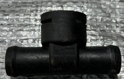 Флянець, тройнік системи охолодження VW T5 N90693101 VAG Фольксваген Т5