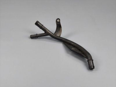 Патрубок, трубка системи охолодження, пластик 1.4 TSI 1K0121070CD VAG Фольксваген Пассат B7