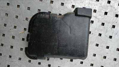 Кришка захисна передньої лівої дверки 1997-2007 7700309670 Рено Кенго 1