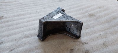 Кронштейн клапана ЕГР, EGR 2.5 DCI 2006+, 8200783776, 8200678969, 8200686637 Рено Трафік, Опель Віваро, Ніссан Прімастар