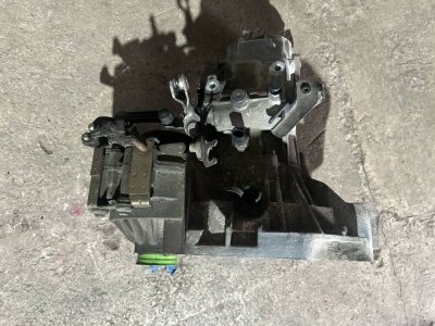 Коробка КПП механіка 1.6 02K301107K VAG Фольксваген Гольф 4