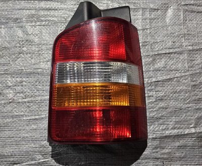 Фонар задній правий розпашонка дорестайл (жовтий поворот) VW T5 157270 VAG Фольксваген Транспортер Т5