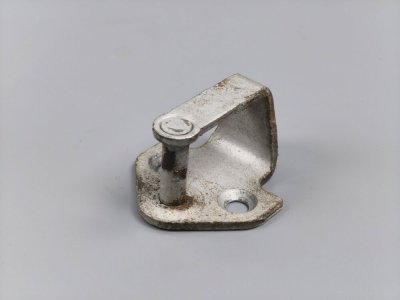 Скоба замка бокових здвижних дверей 2.0 2000-2006 YC15V264A08AC Форд Транзит, Коннект