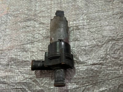 Додатковий насос тосолу, системи охолодження(квадратна фішка) VW T4 0392020024, 251965561B VAG Фольксваген Т4