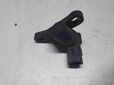 Датчик положення колінвалу L81318221 Мазда 6