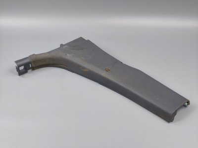 Накладка, обшивка задньої лівої стойки нижня 2002-2013 3T16V24479 Форд Транзит Коннект