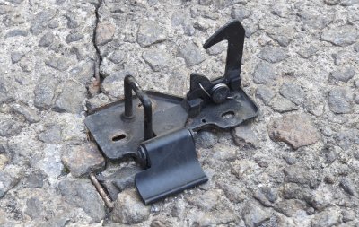 Замок капота 2004-2015 5P0823480 VAG Сеат Алтеа