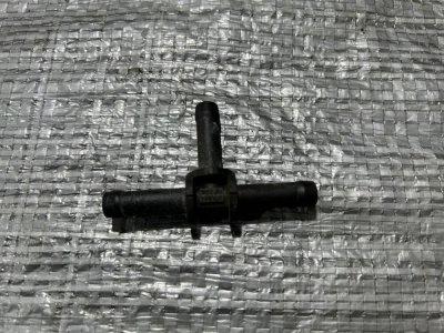 Трійники, штуцера різні VW T5 5QD121087M VAG Фольксваген Т5-1