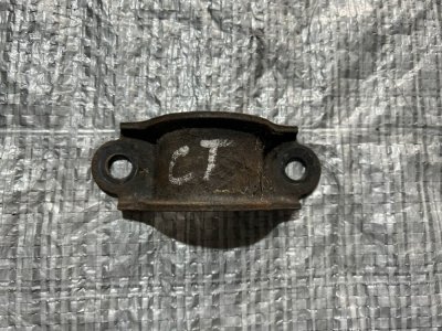 Кронштейн, скоба кріплення заднього стабілізатору VW T5 7H0511417A VAG Фольксваген Т5