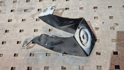 Кронштейн кріплення магніту на кузов лівий 2010+ 901760008R Рено Мастер 3, Опель Мовано, Ніссан NV400