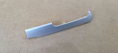 Молдинг, накладка торпеди ліва 5K1858417B VAG Фольксваген Гольф