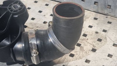 Патрубок інтеркулера короткий резина 2.3DCI 2020+ 14605225R Рено Мастер 3, 4, Опель Мовано, Ніссан NV400