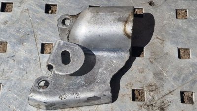 Кронштейн клапана ЕГР, EGR 2010+ 2.3DCI 8200699071 Рено Мастер 3, Опель Мовано, Ніссан NV400