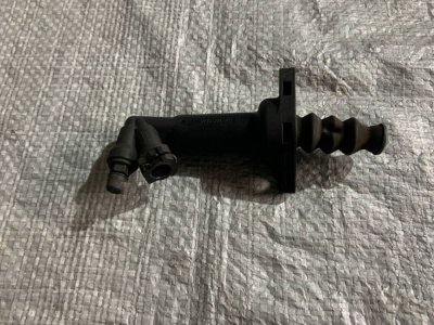 Головний циліндр зчеплення VW T5 7E0721261A VAG Фольксваген Т5