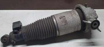 Амортизатор задній правий 7L6616020A VAG Фольксваген Туарег