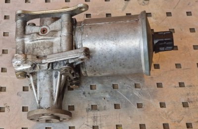 Насос ГУ, гідропідсилювача керма, руля металевий бачок 2.9TDI 1996-2000 РЕВІЗІЯ 9014660301 Мерседес Спрінтер 903-1