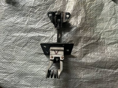 Обмежувач задніх лівих дверей, фіксатор VW T5 7H0827793, 7H0827725 VAG Фольксваген Т5
