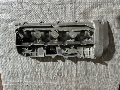 Кришка клапанної кришки двигуна 2003+ A6460101830 Мерседес Віто W639