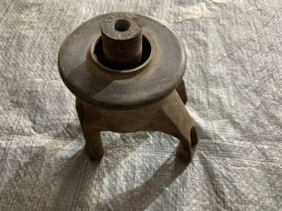 Подушка, опора двигуна задня 2.5 VW T5 7H0199849, 7E0199849 VAG Фольксваген Т5-1