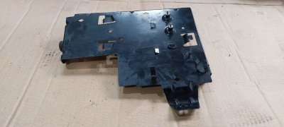 Кронштейн, кожух блоку керування двигуном 8200280362 Рено Трафік, Опель Віваро, Ніссан Прімастар-1