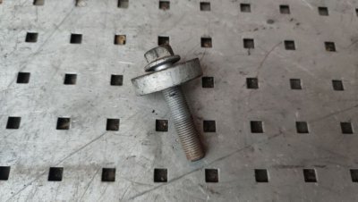 Болт шківа колінвала K9K 1.5DCI 8200367922 Рено Кенго-1