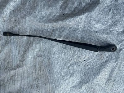 Щіткотримач двірника передній лівий 2014+ A4478200000 447 Мерседес Віто