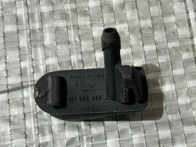 Форсунка омивача лового скла VW T4 191955985A VAG Фольксваген Т4