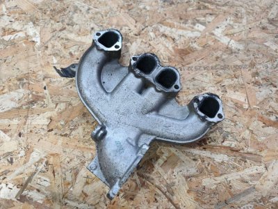 Колектор впускний 03G129713K  VW Фольксваген Кадді VAG