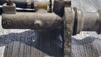 Головний тормозний циліндр в зборі з бачком 2.2 CDI 2003-2010 A0004316901, A6394300002 639 Мерседес Віто-2