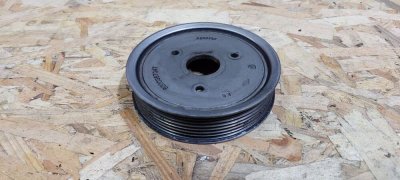 Шків насоса ГУ, гідропідсилювача метал(7 ручейків) 2.0 DCI 8200357347 Рено Трафік, Опель Віваро, Ніссан Прімастар