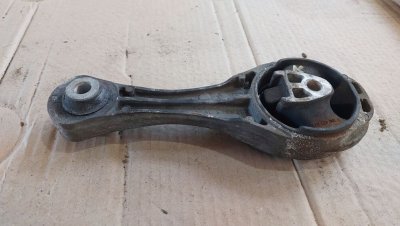 Подушка двигуна нижня задня 8200427530 Рено Кенго 2008+