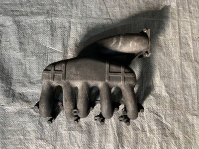 Колектор впускний метал 2.5 VW T5 070129713F VAG Фольксваген Т5