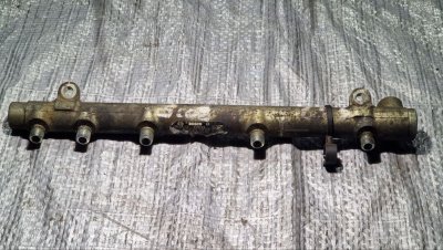 Паливна рейка гола 2.2CDI OM646 2003-2010 A6110700395 639 Мерседес Віто