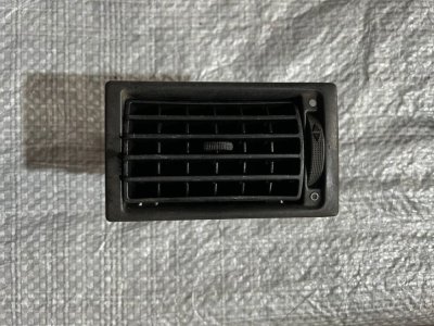 Дефлектор повітря з панелі, торпеди VW T4 701819729 VAG Фольксваген Т4-1