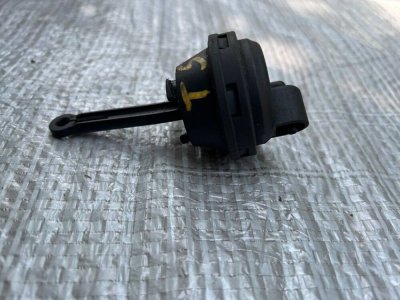 Вакуумний привід, актуатор ЕGR, ЕГР VW T5 038131501E VAG Фольксваген Т5