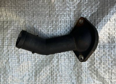 Кришка, корпус термостата 1.9 VW T5 038121121D VAG Фольксваген Т5