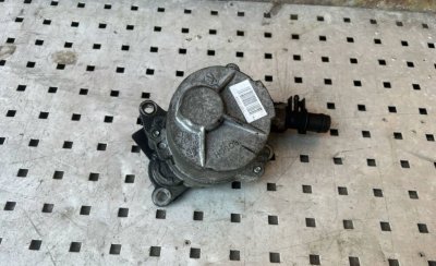 Вакуумний насос 2.3 dсi 2010+ 8200902378 Рено Мастер 3, Опель Мовано, Ніссан NV400