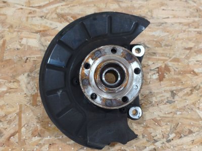 Поворотний кулак і ступиця в зборі правий 1.4 TFSI 3C0407253F VAG Фольксваген Пассат B7-1