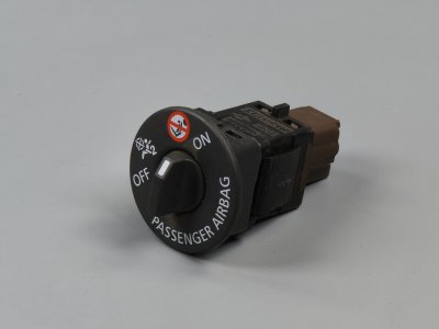 Кнопка отключения подушек безопасности 2014–2019 681995290R Renault Trafic 3, Opel Vivaro, Fiat Talento, Nissan NV 300