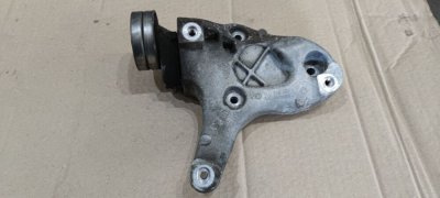 Кронштейн навісного обладнання 1.4 TSI 1K0260885B VAG Фольксваген Гольф, Пассат