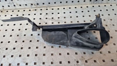 Дефлектор радіатора правий TDI 1996-2006 2D0121284A  Фольксваген ЛТ